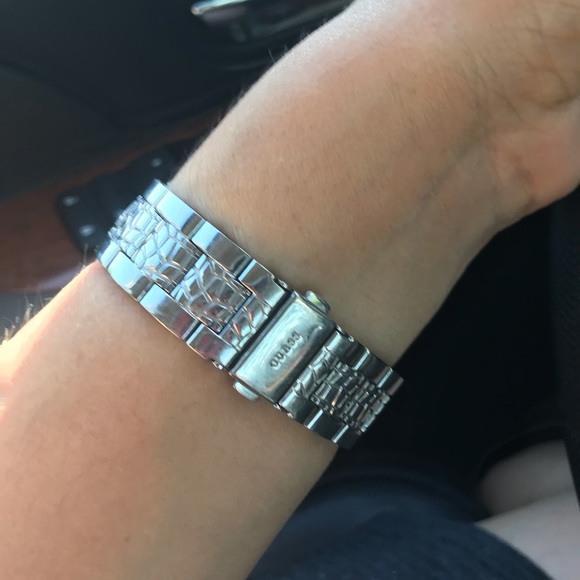 Watch - Picture 3 of 6